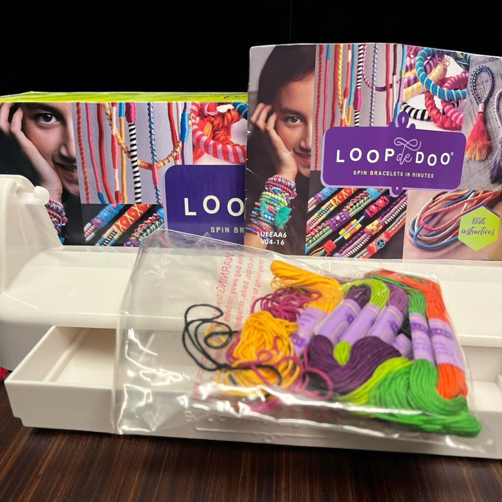 Loopdedoo Bracelet Maker Loom Kit – DIY Jewelry Craft Gift for Kids & Teens